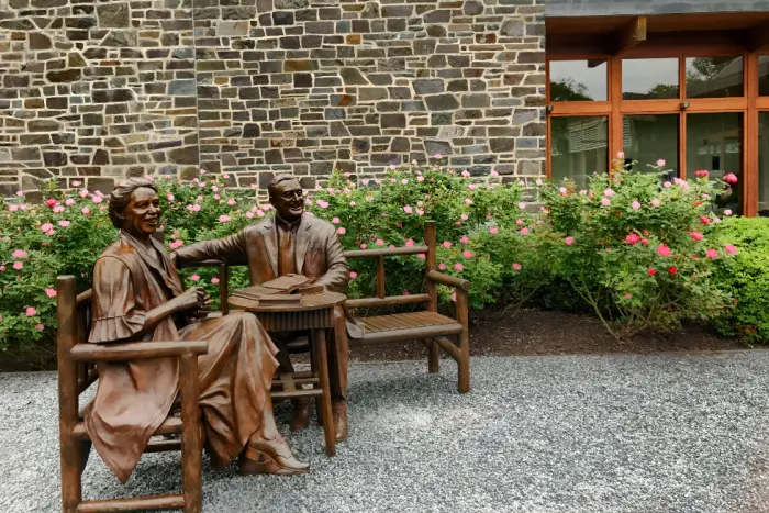 Statues at Franklin and Eleanor at the Home of Franklin D. Roosevelt National Historic Site 